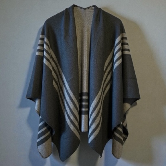 BB Dakota Reversible Stripe Poncho Cape – Black Gray - Picture 1 of 5